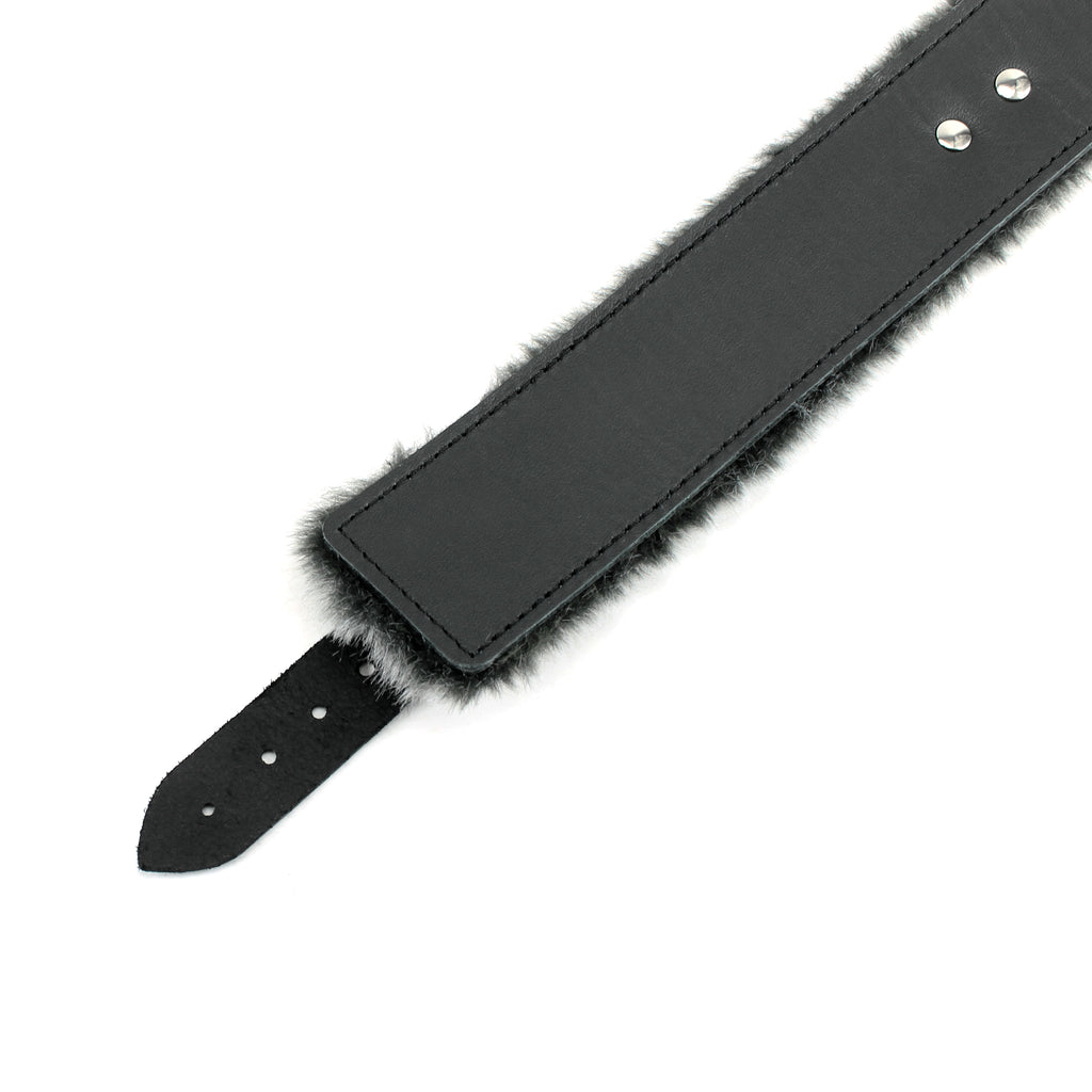 IVO Leather Collar Handcrafted - Luxury BDSM Gear with Faux Fur Lining | IVO Collection